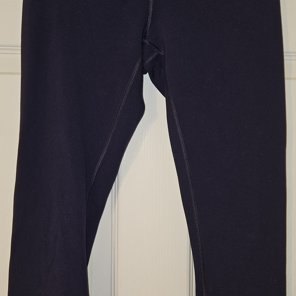 Lululemon size 6 Capri leggings